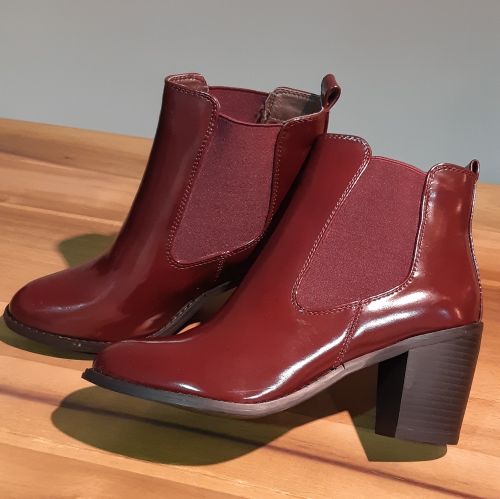🆕️ Polaris Wine Rain booties